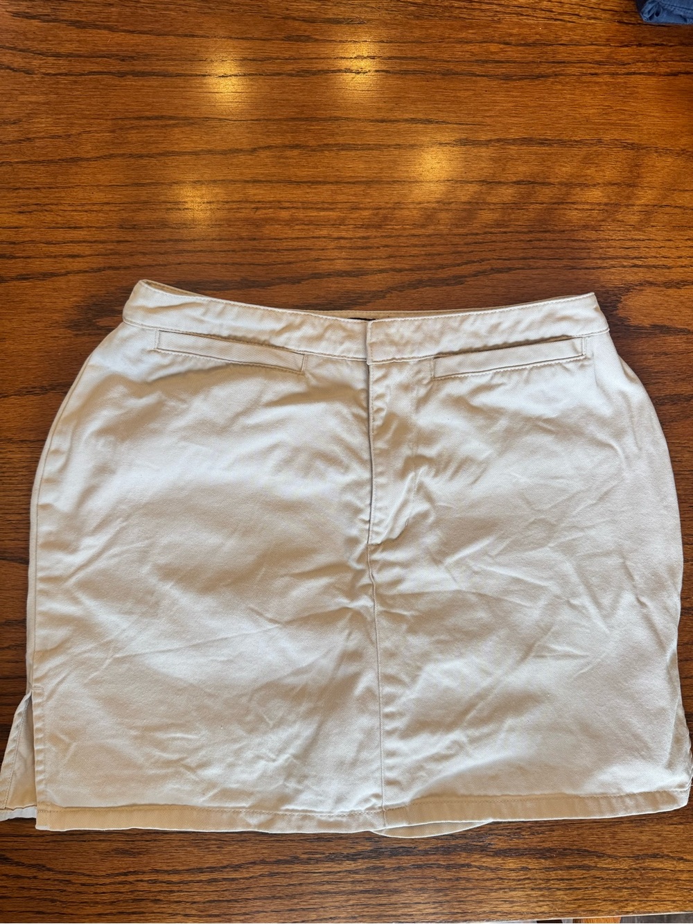 Women’s Cream Skort with Clean Waistband